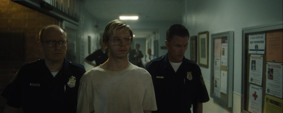 Кадр из сериала: арест Дамера