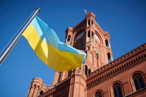    Флаг Украины, IMAGO/Christian Spicker