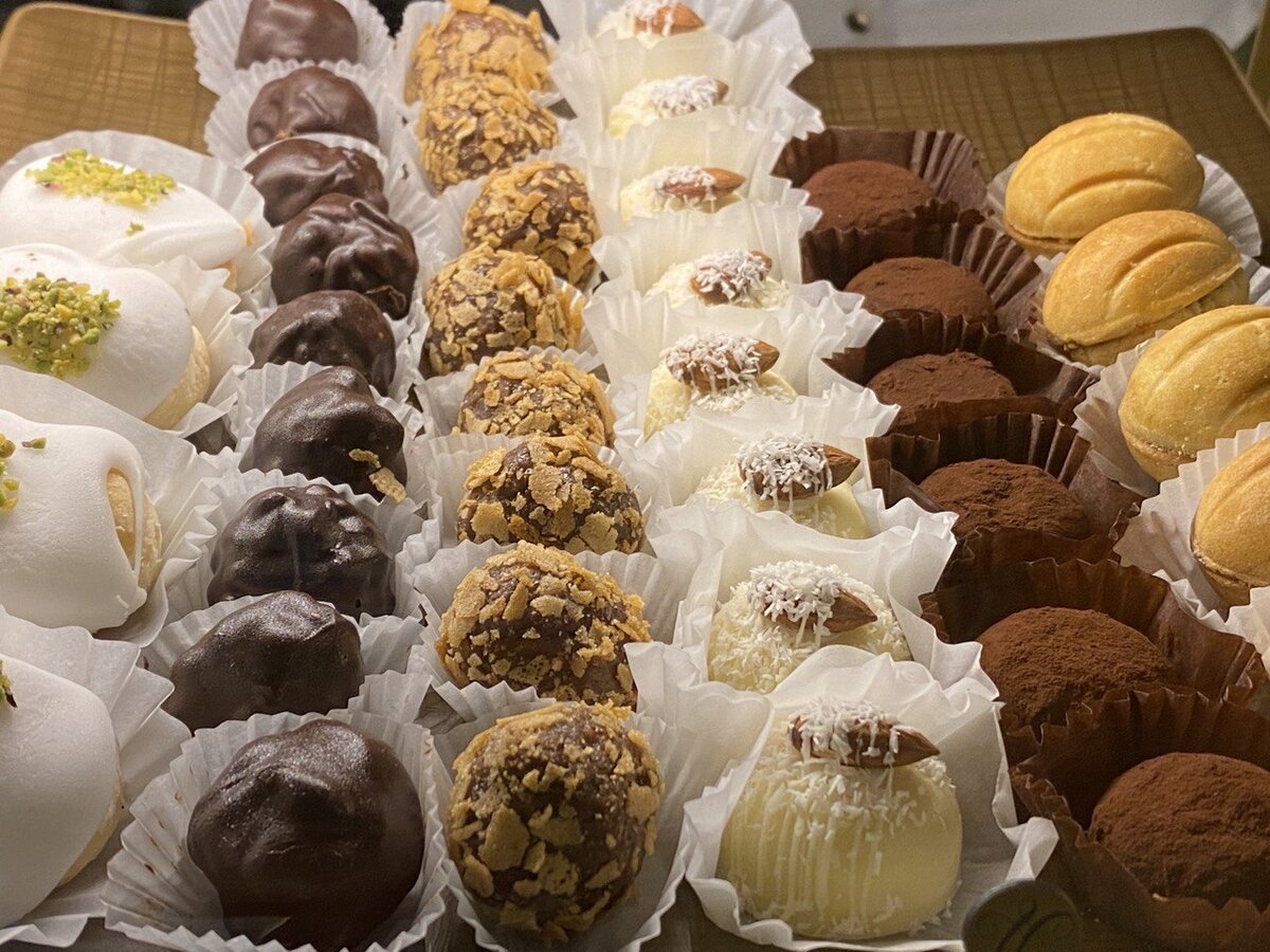 Конфеты ручной работы кондитеров "Булошной"