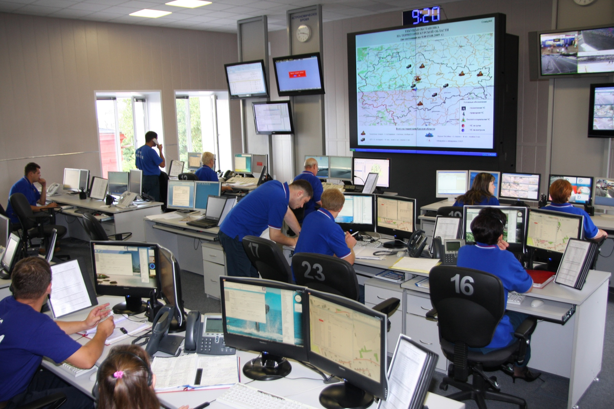 Система экстренного реагирования при авариях «эра-глонасс». Мчс орловской области. Центр управления в кризисных ситуациях. Глонасс мчс. Мнис глонасс мчс.