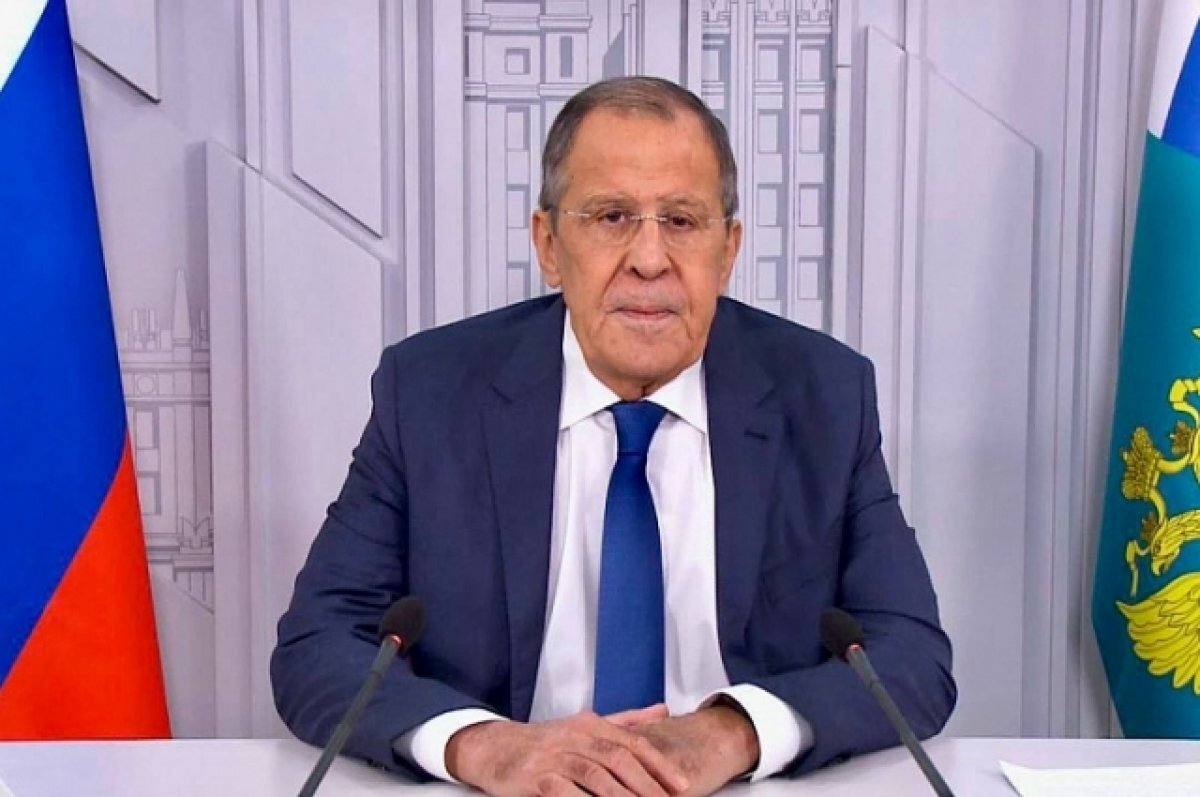    Лавров оставил запись о Пеле в книге соболезнований в посольстве Бразилии