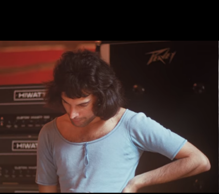 

фото из книги Лесли -Энн Джонс " Queen .Фредди Меркьюри. Биография"