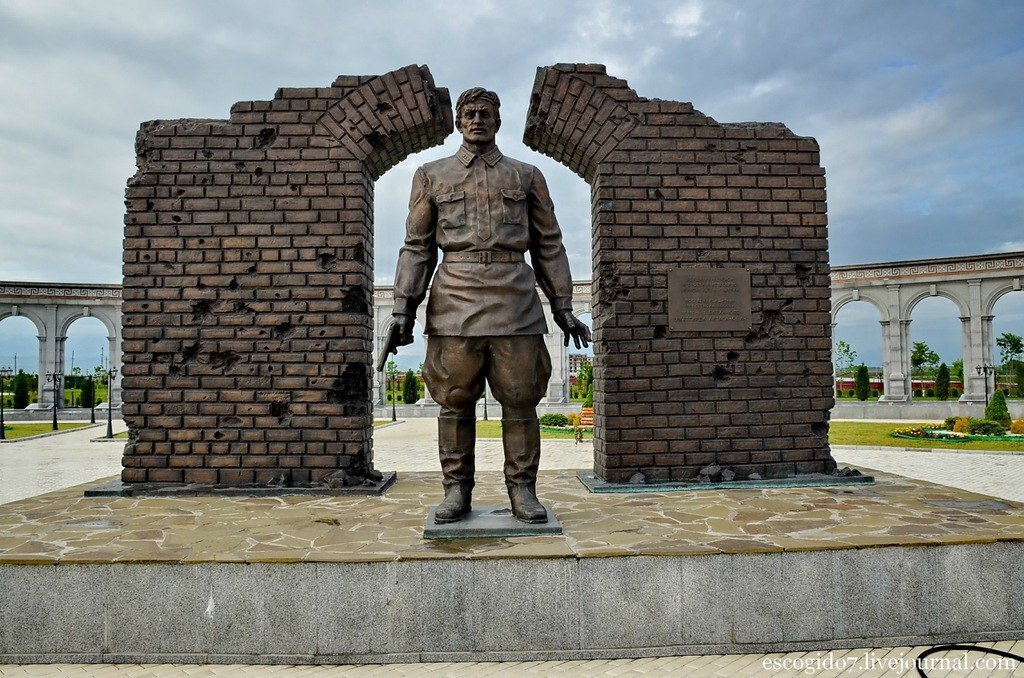 Памятники брестской крепости фото и названия