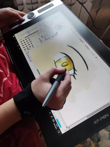 Условия не трудные. Переходи по ссылке в ВК. Нужно поделиться репостом со своего аккаунта и поделиться рисунком в своем стиле Лисёнка Феникса , который олицетворяет  бренд XP-PEN и не забыть добавить хэштеги: #XP-PEN AliExpress  и #drawxppen на своей страничке или в своем паблике. Я добавила рисунок Софии , которой 11 лет. Она увидела его так. А вы можете добавить свои варианты . Ссылка на розыгрыш :https://vk.com/wall-166418649_8470