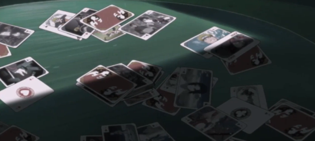 В эпизоде с прологом к 9 фильму Наруто играет с друзьями в карты ,на которых изображены кадры из аниме