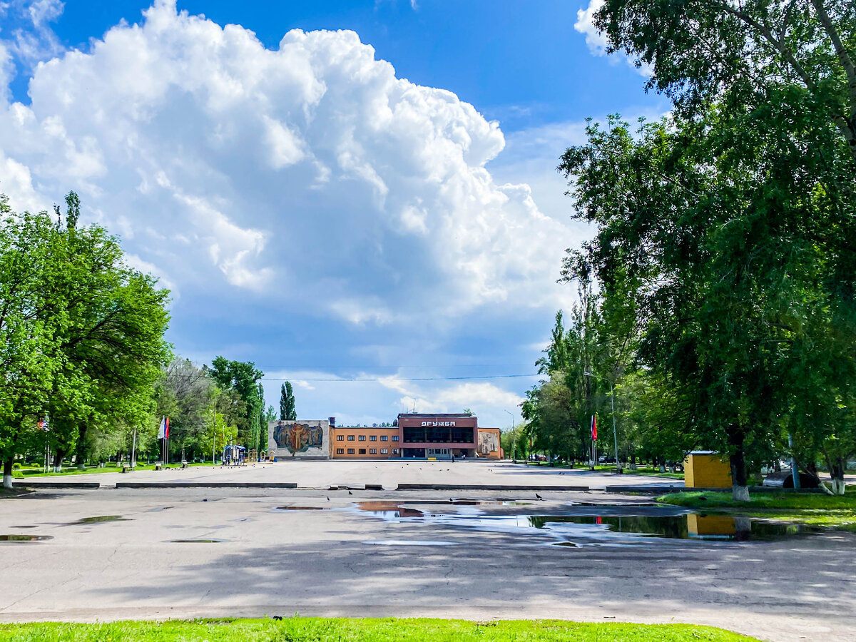 Прогулялись по спальному району провинциального города Уварово. Пятиэтажки  и огромные лужи после дождя. | Прекрасное рядом | Дзен