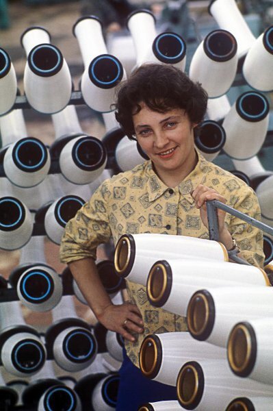 Серпуховский завод химического волокна. Прядильщица Анна Галанова. Эдуард Эттингер, 1972 год, г. Серпухов, МАММ/МДФ.