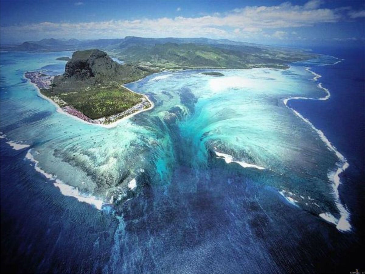 Подводный водопад на маврикии фото