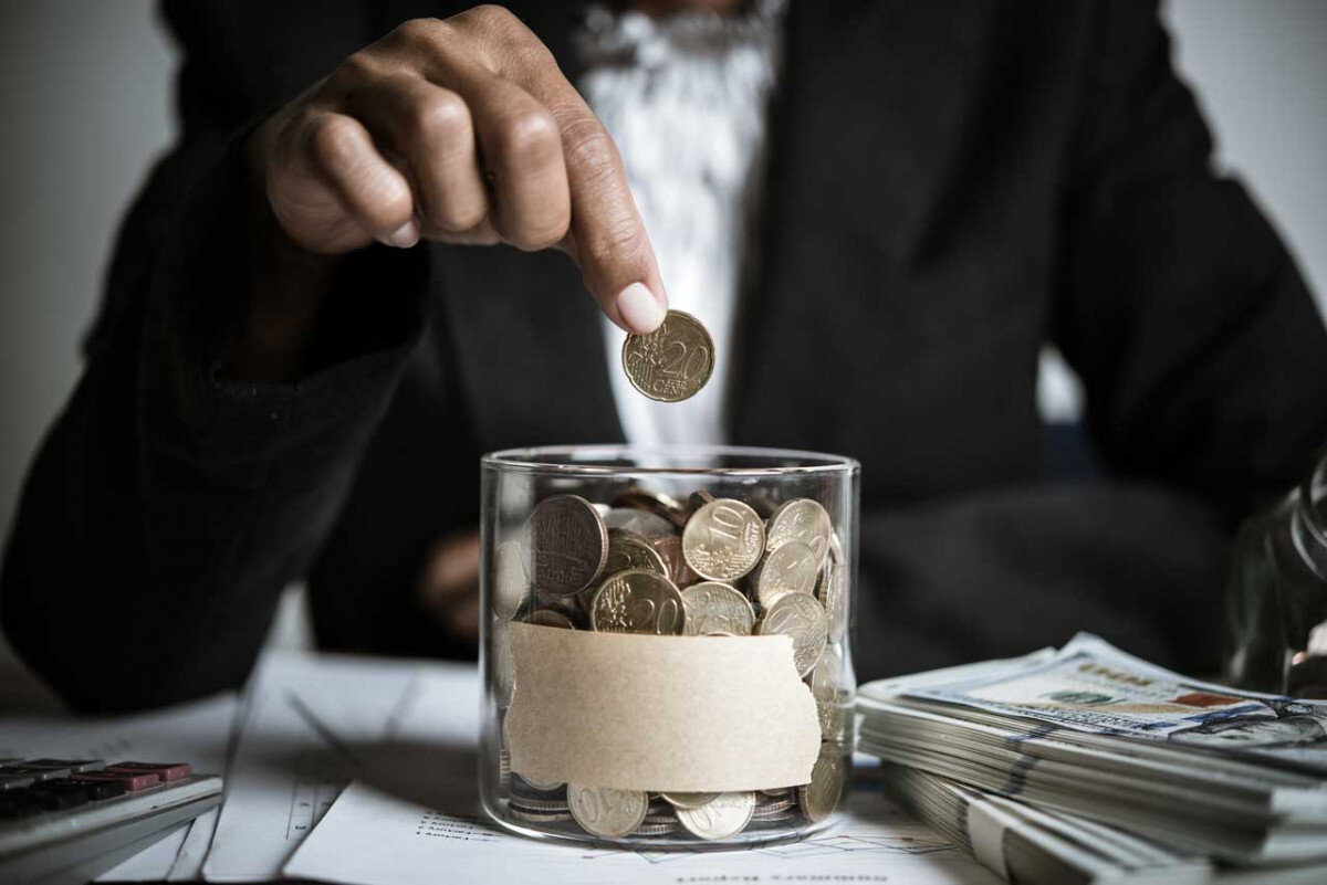 Donating. Пожертвовать деньги. Пожертвование. Money to charity. Give money to charities.