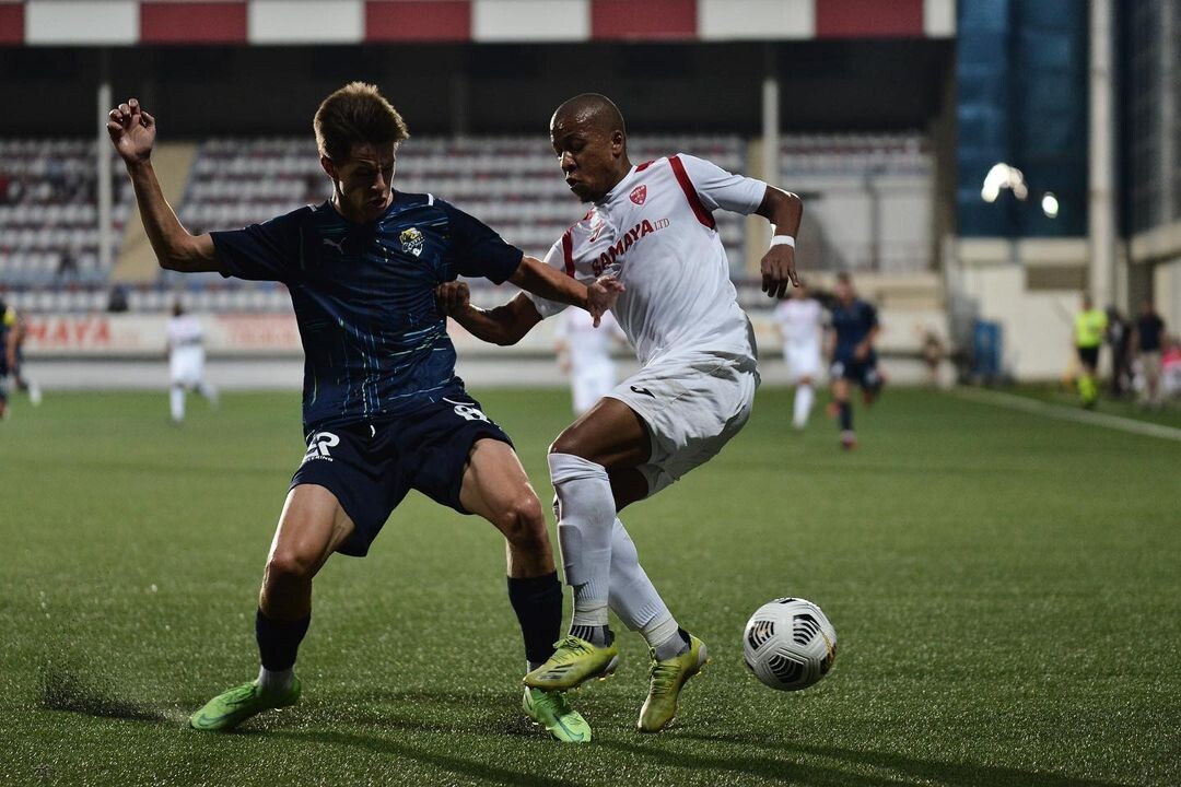 Фотография с матча Кешля-Сочи. Данила Прохин и Фелипе Сантос.