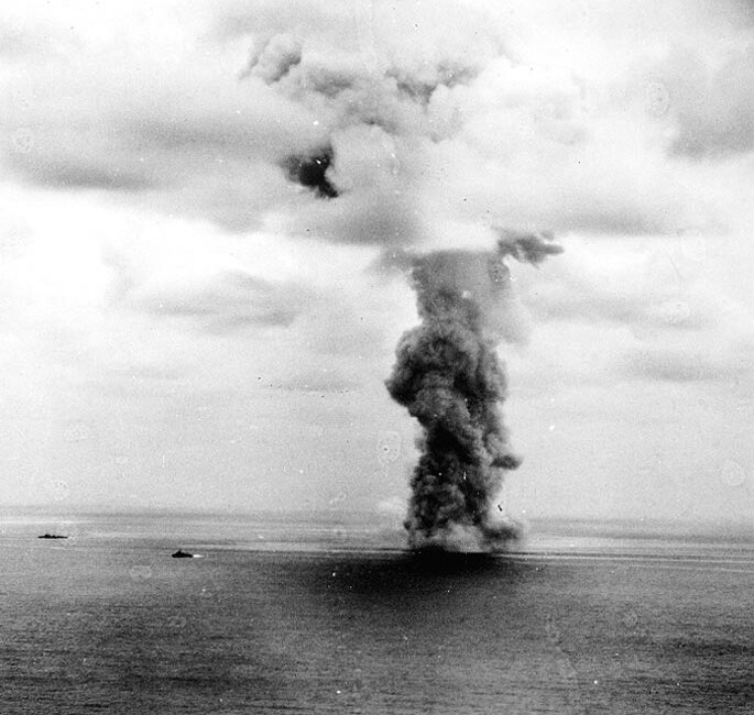 Fig. 1. 1945.04.07 14.23 Explosion of the battleship IJN “Yamato” (大和).