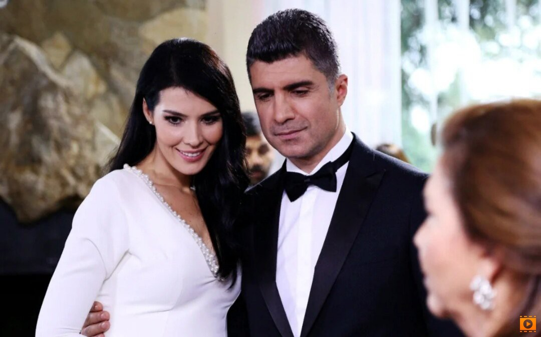 Хатидже Шендиль И Озджан Дениз                                         Источник: Яндекс картинки