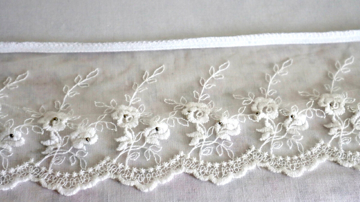 Листайте вправо 