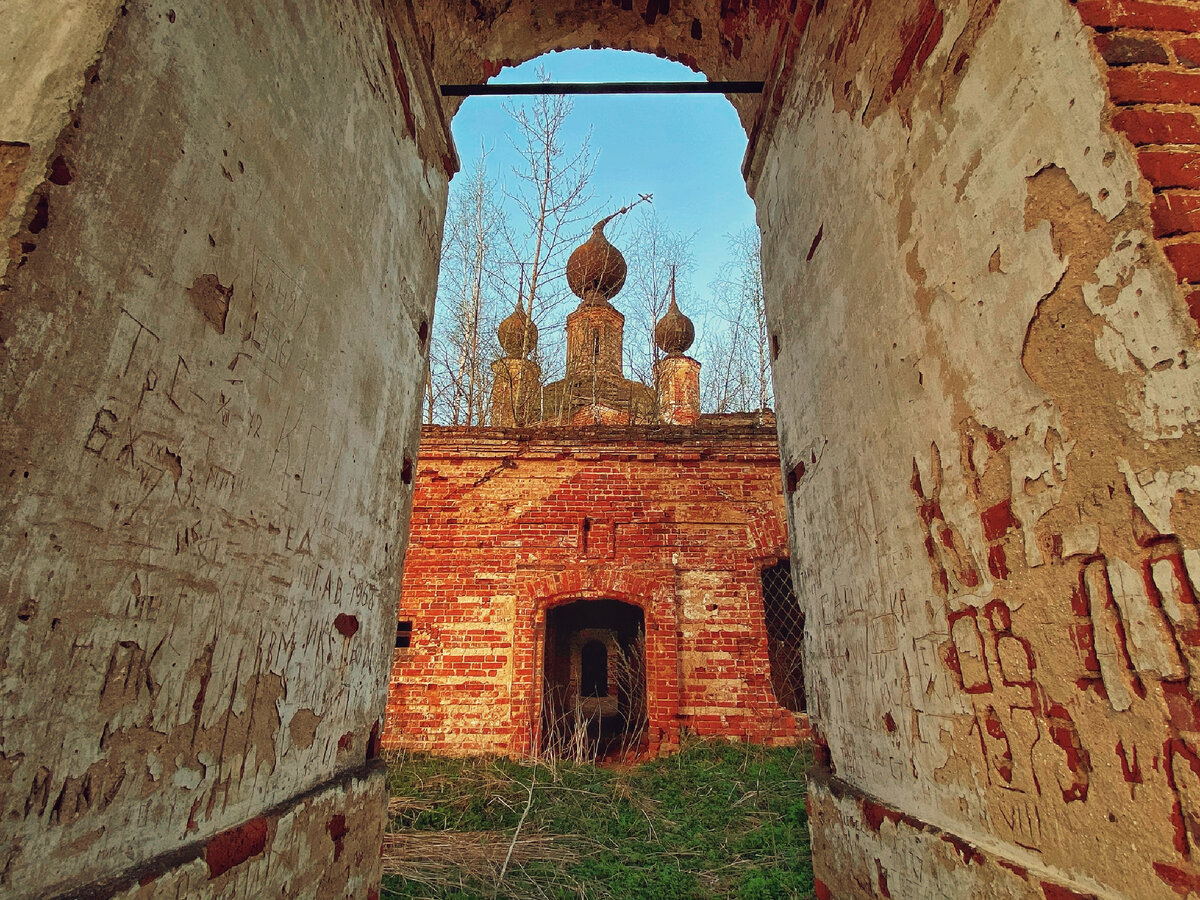 Сретенье ярославская область. Красногорский монастырь Пинега. Церковь Сретения Господня (Вытегра). Церковь Сретения Господня Антониев монастырь. Церковь Сретения Господня Ярославль.