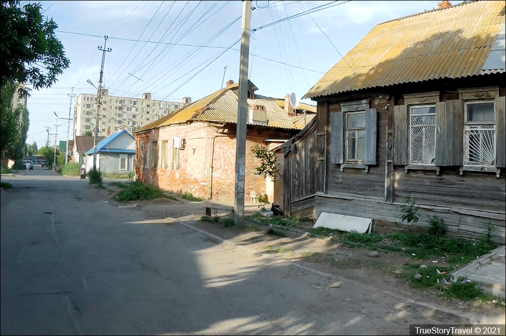 Улица в паре минут ходьбы от центра города