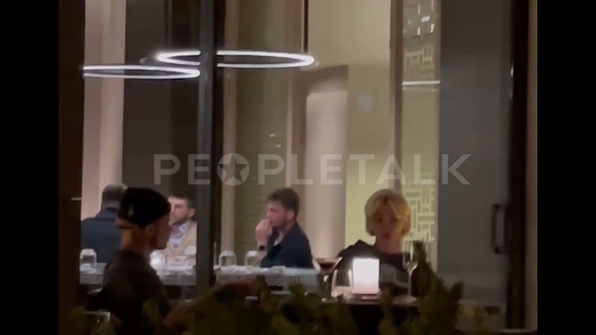 Элджей и Настя Ивлеева в ресторане на Кипре