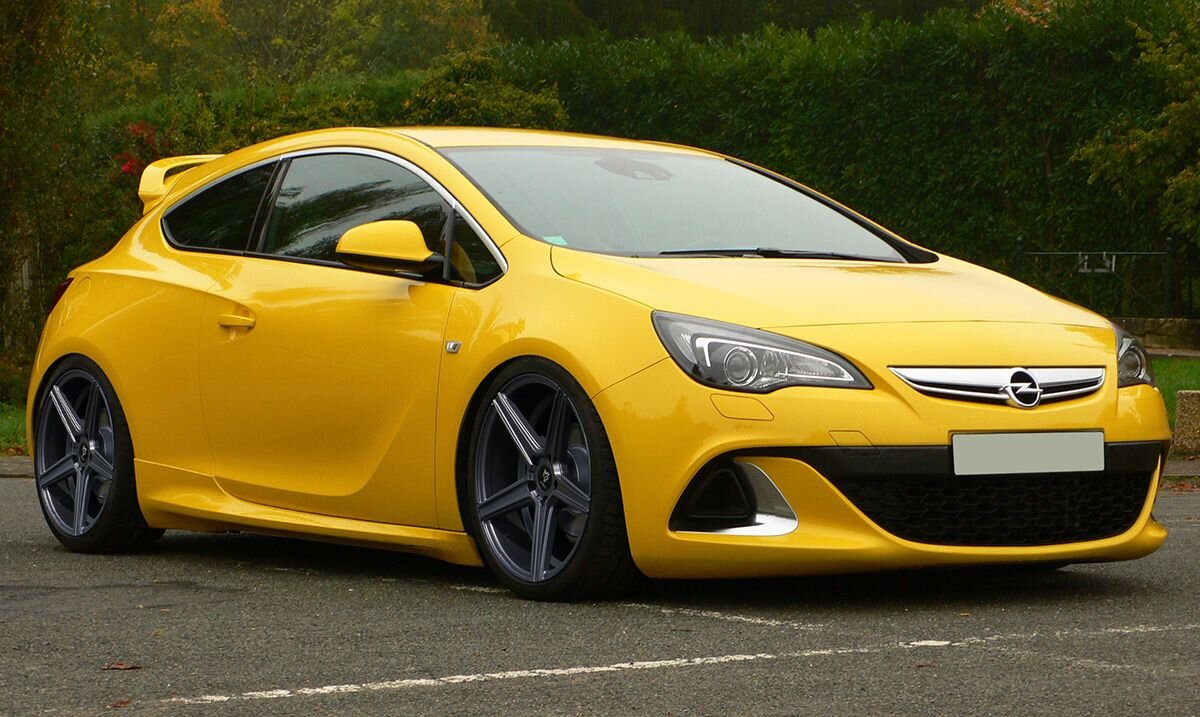 Одна из самых популярных моделей Opel: обзор главных особенностей автомобиля