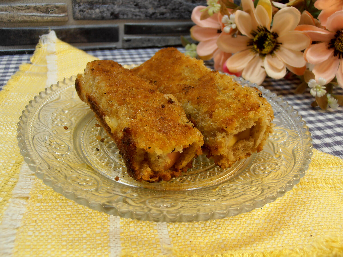 Сосиски с сыром в хлебе для тостов | Готовим вкусно дома/ Кулинария/  Рецепты | Дзен