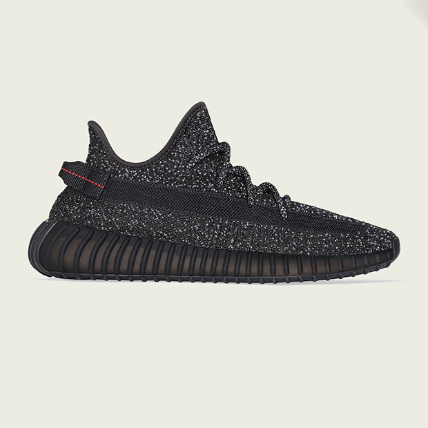 Кроссовки Adidas Yeezy Boost 350 v2 Black RF из коллекции рэпера Канье Уэста
Фото: Adidas