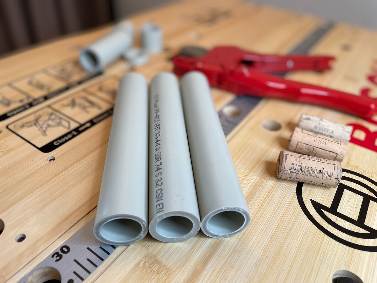 разновидности пластиковых труб для водопровода. Ryobi трубы из полипропилена. пластиковые трубы из чего сделаны. пластиковые трубы. труба пвх 250мм канализационная.