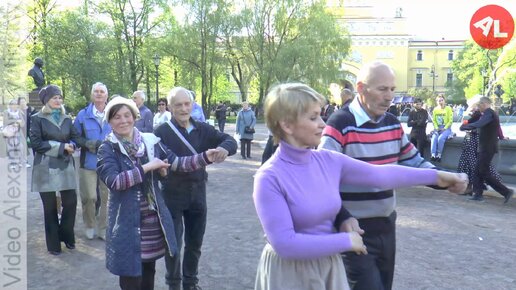 Танец конькобежцев (pas de patinеur). Бальные танцы в центре города у Адмиралтейского фонтана. OPEN AIR 27.05.2022