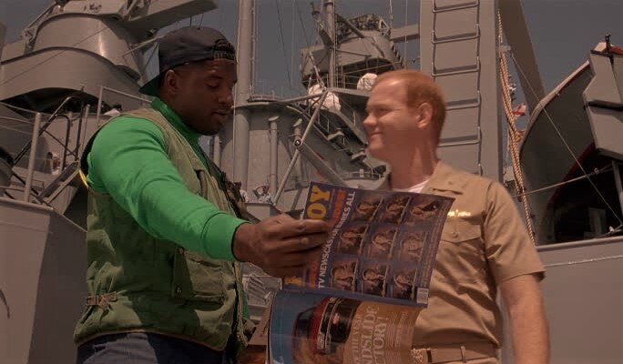 Рыжик с нескрываемой нежностью смотрит на шоколадного паренька