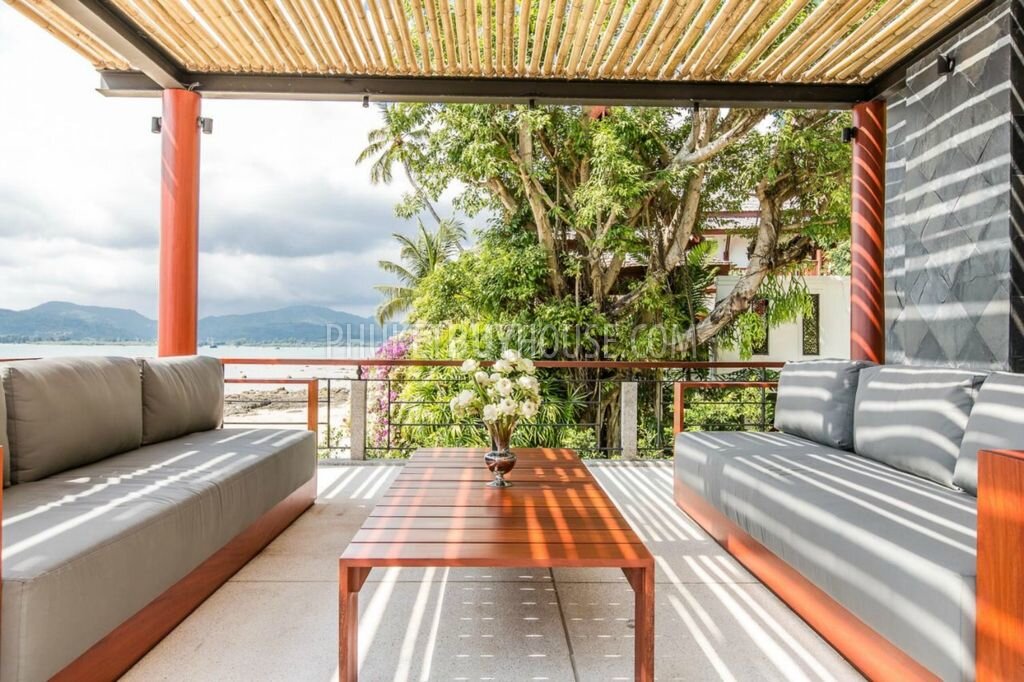 Роскошный уютный дом в тихом районе на самом берегу моря!