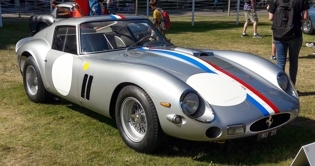     Ferrari 250 GTE, 1963 год выпуска