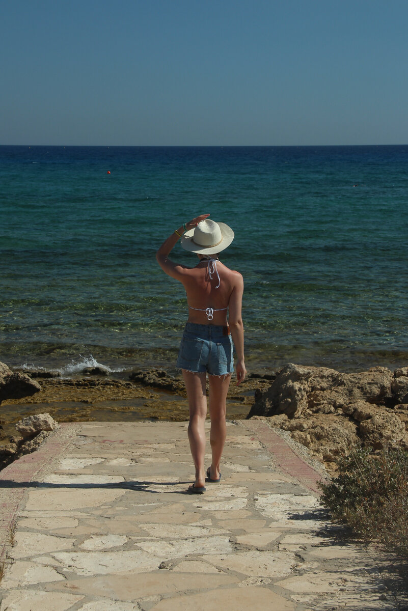 Погружение в мир фантазий, мечтаний, тайн...! Много водной энергии, которая создает настроение " отключиться" от реальности😇