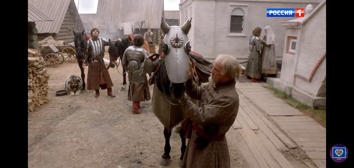 У Романова во дворе.