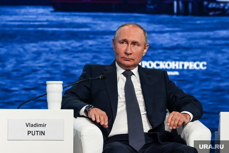    Путин провел телефонный разговор с канцлером ФРГ Шольцем