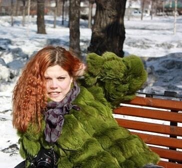 Это она замужняя, еще тридцатки нет