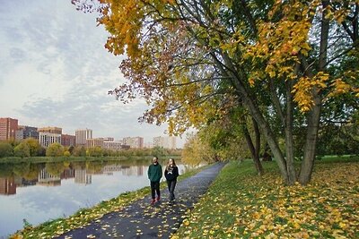    Измайловский парк осенью в Москве © Сайт мэра Москвы