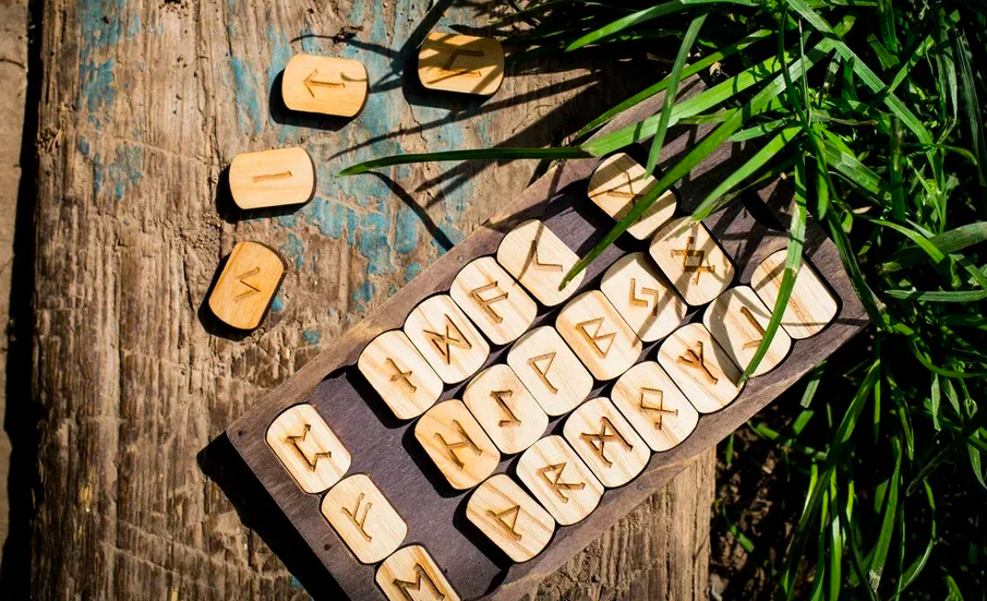 Руны скандинавские от Русской Школы Таро