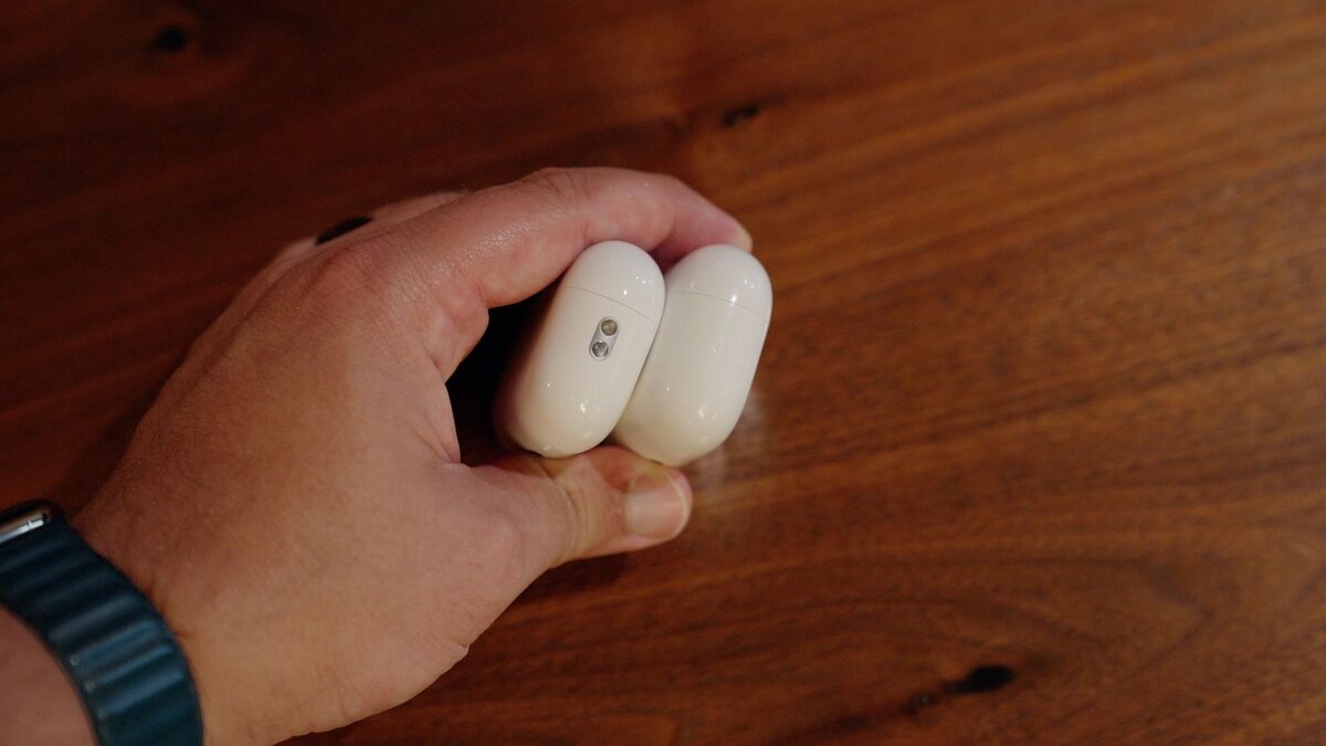 AirPods Pro 2 vs AirPods Pro