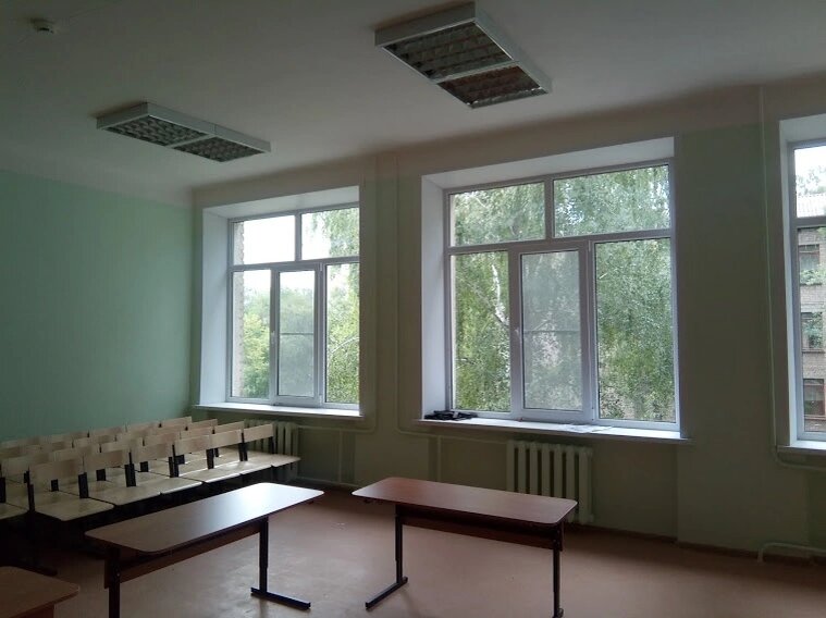 У меня были стены, парты, стулья и полный карт-бланш на творчество