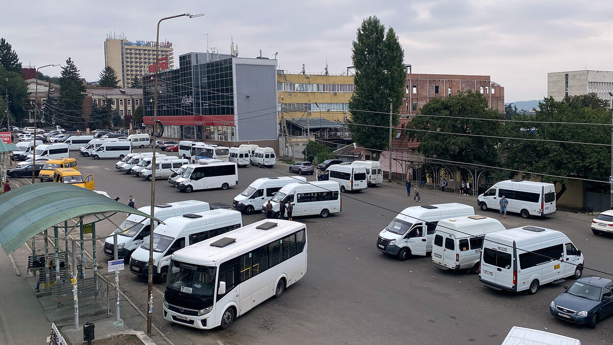 Вот такой общественный транспорт курсирует в Пятигорске. Источник - https://fotobus.msk.ru/photo/2935046/