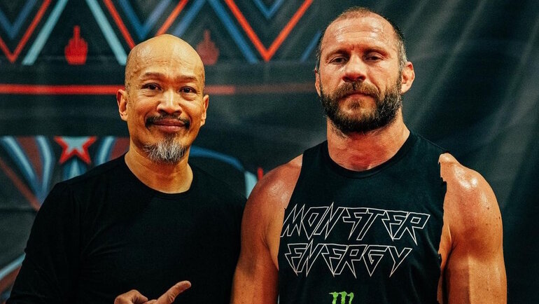    Дональд Серроне (справа).