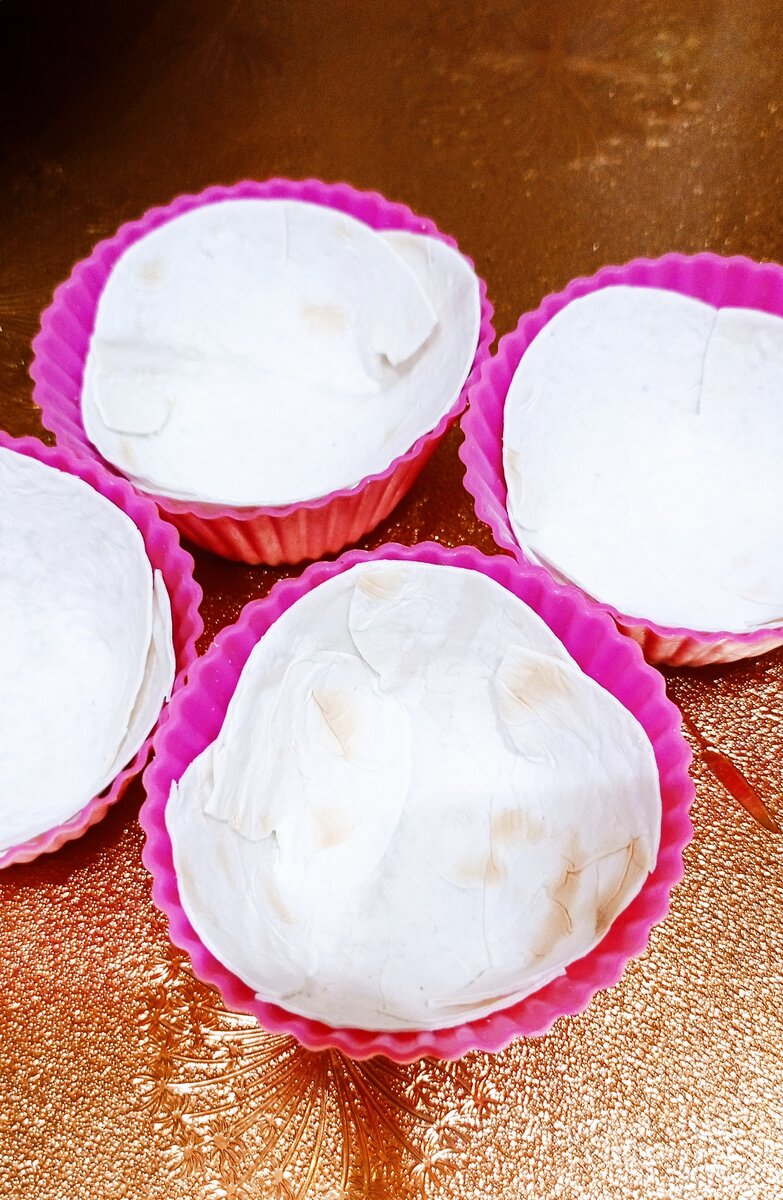 Лаваш в форме для кексов