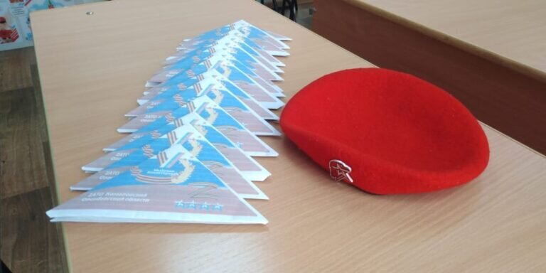    Школьники Оренбургской области отправляют письма и сладкие подарки на передовую Кристина Просвиркина