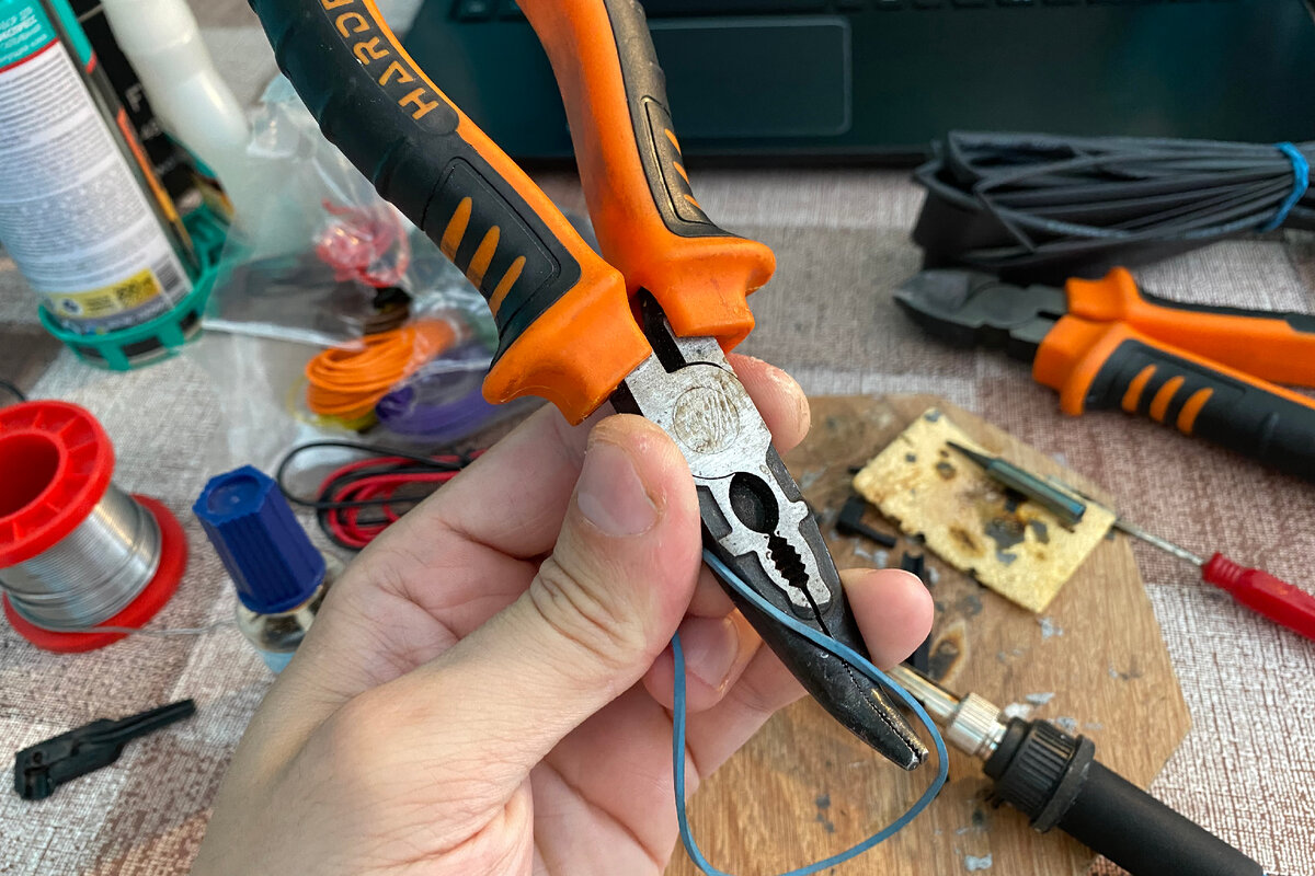 Узкогубцы среднего размера.