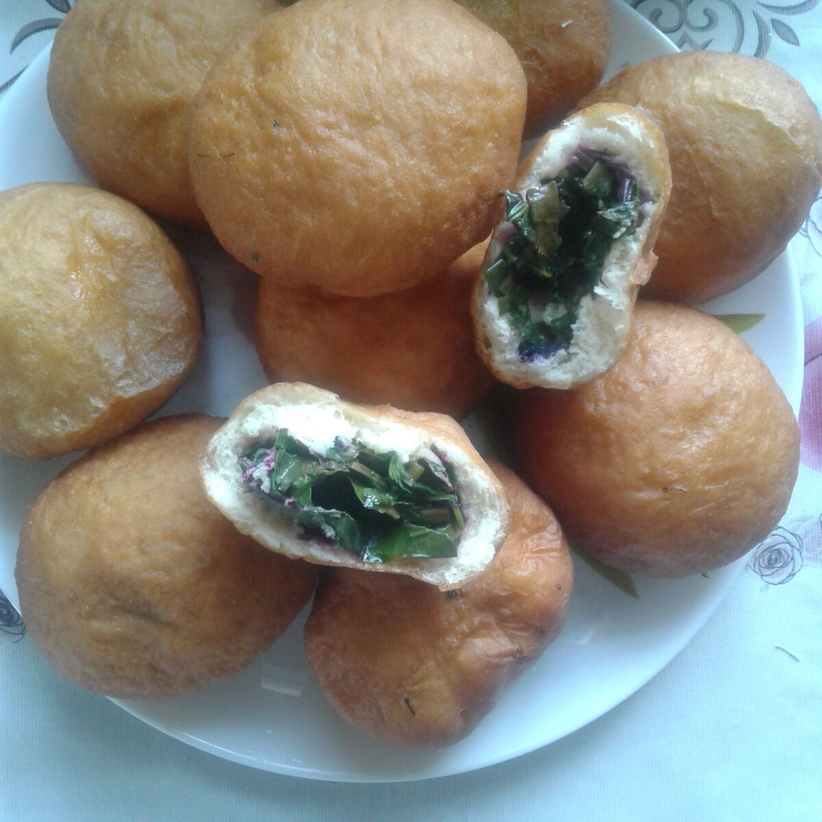 Даже гостям можно поставить на стол