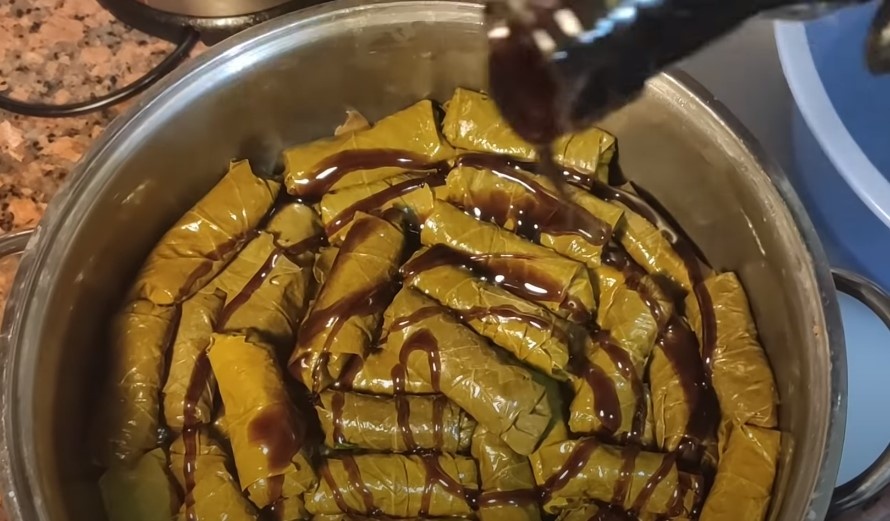 Турецкий повар раскрыл секреты приготовления долмы. Пошаговое приготовление