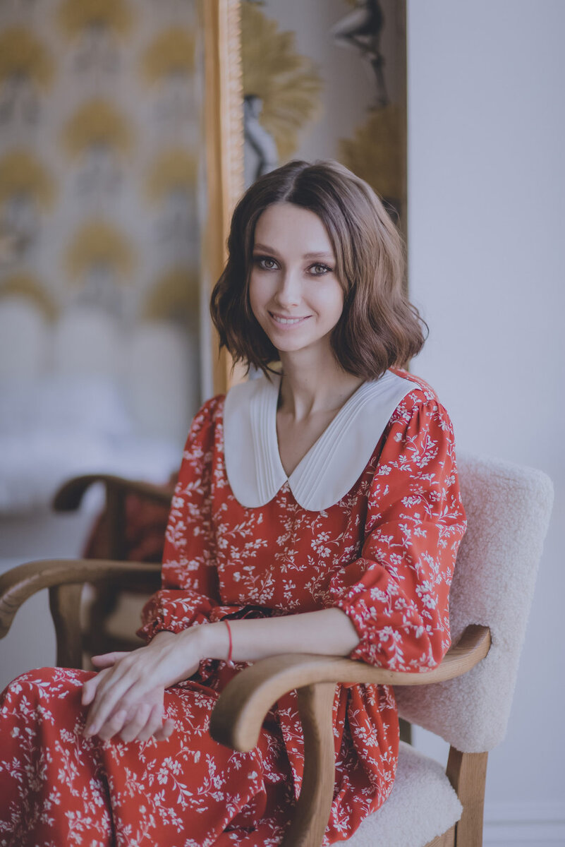 Настя Цветаева у себя дома в московской квартире. Фото: Катя Шевченко