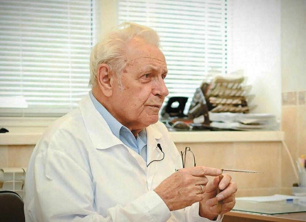Профессор Неумывакин