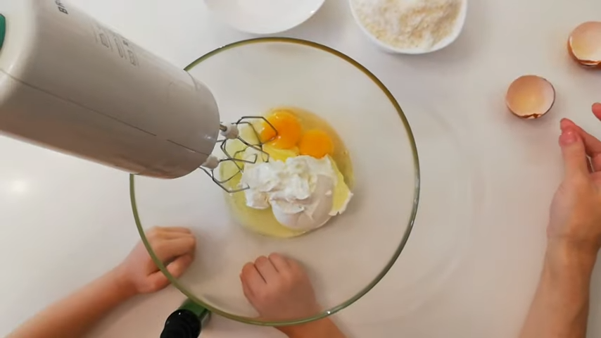 Мне помогает сын. Фото автора.