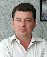 — Евреи сражались не за Победу, они сражались за Мир, — комментирует выставку научный руководитель ИРЭСП Дмитрий Грушевский, — это иное целеполагание, вытекающее из еврейской картины мира, еврейских ценностей и традиций. Каждый еврейский воин владел второй, созидательной профессией, чтобы сразу после достижения Мира, если удастся выжить в войне, навсегда забыть об оружии.