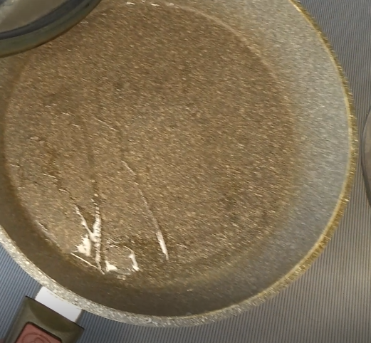 как восстановить антипригарное покрытие на сковороде. как восстановить антипригарное покрытие на сковороде. как восстановить антипригарное покрытие на сковороде. очистка антипригарного покрытия. сотейник с антипригарным покрытием.