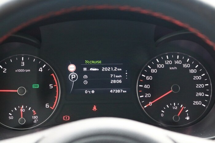 Отметка красного цвета на 130 км/ч присутствует не на всех спидометрах / Фото: drive2.ru