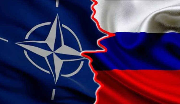 Флаги России и НАТО